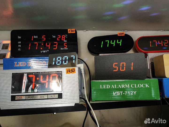 Часы электронные и на батарейках