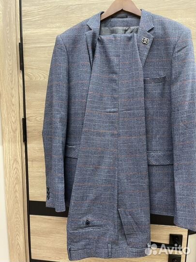 Мужской костюм тройка