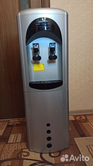 Кулер для воды напольный
