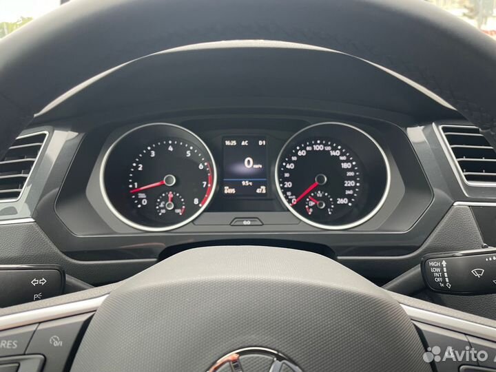 Панель приборная Volkswagen Tiguan AD1 2021