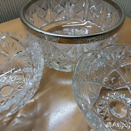 Хрустальные салатники и фруктовница