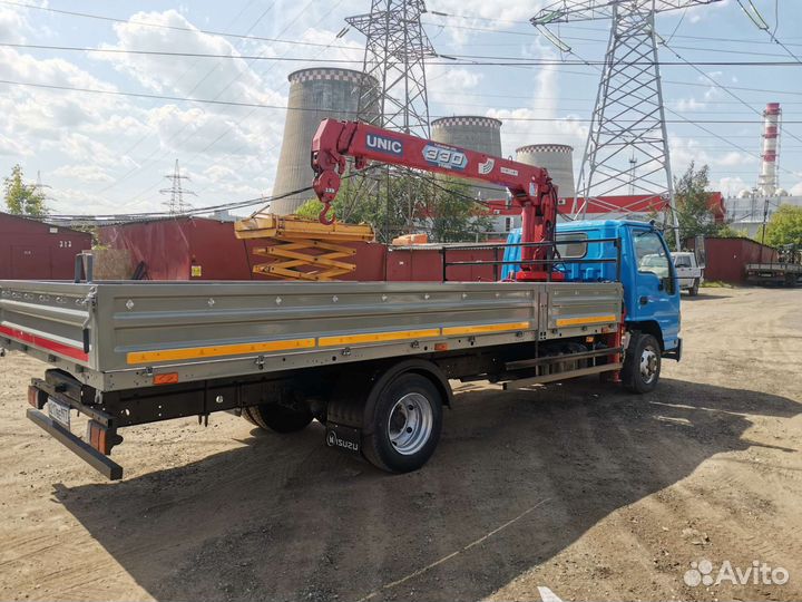 Isuzu NQR75 с КМУ, 2009