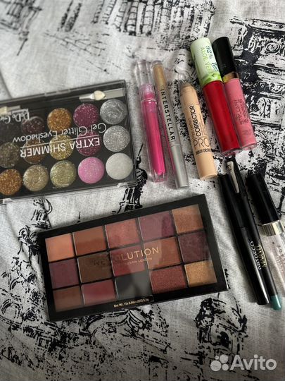 Набор косметики пакетом ресницы пучки