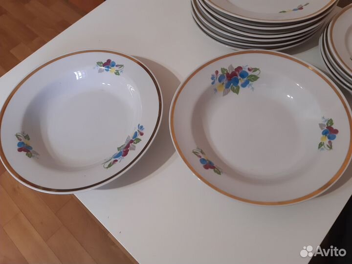 Столовый набор тарелок СССР неполный