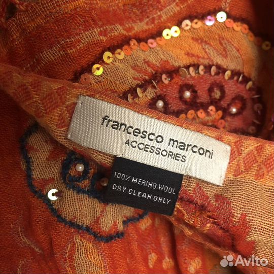 Расшитый шарф палантин