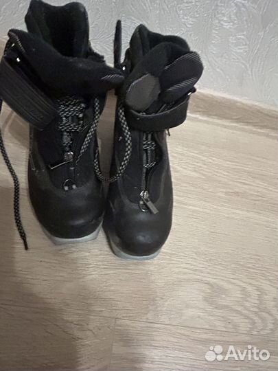 Лыжные ботинки