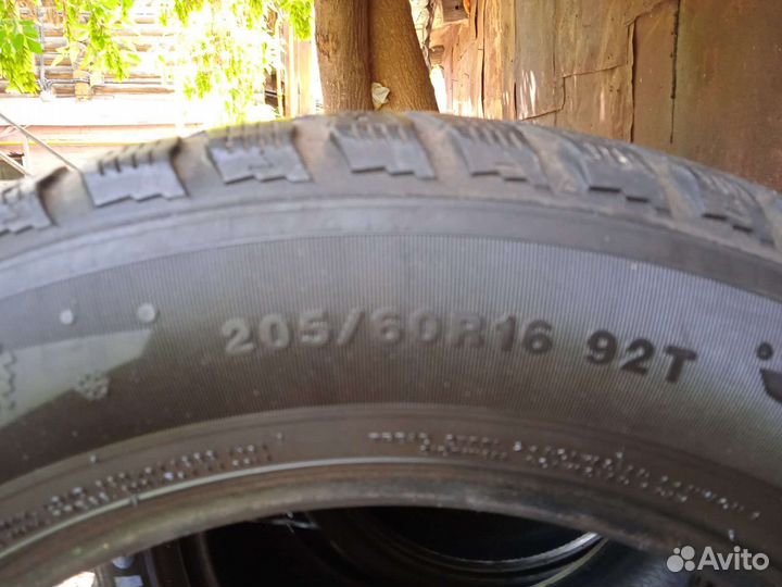 Kumho WinterCraft WP72 205/60 R16