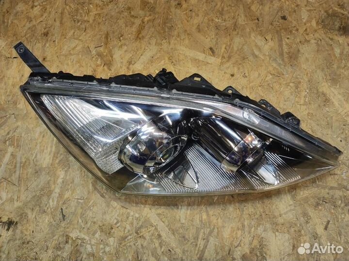 Фара правая ксенон Honda CR-V 3