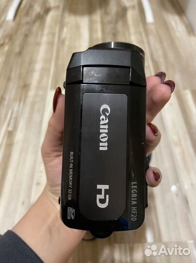 Видеокамера Canon Legria HF 20