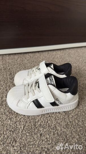 Кроссовки детские 25