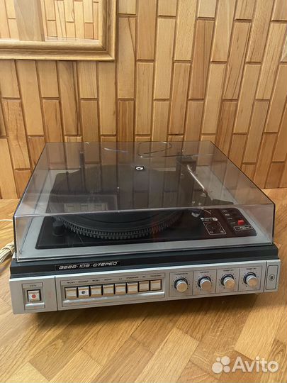 Виниловый проигрыватель