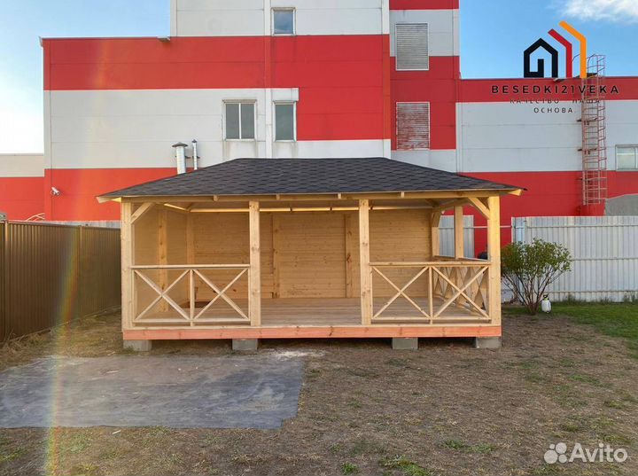 Беседка деревянная на сваях