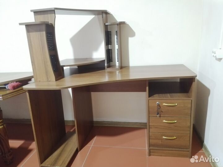 Компьютерный стол