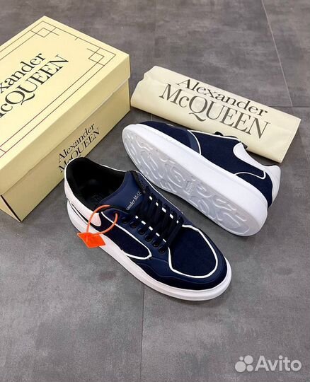 Кроссовки valentino