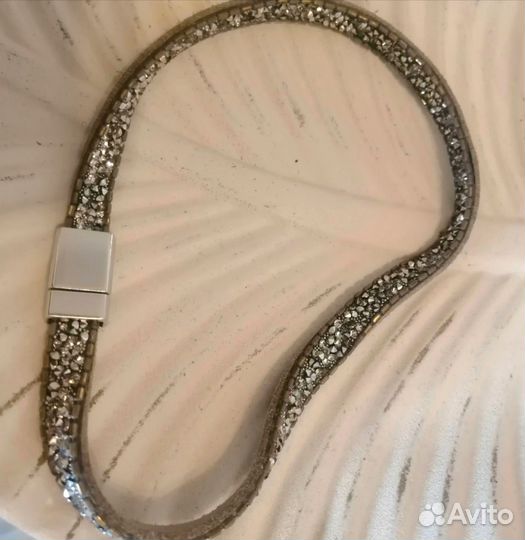 Чокер-браслет с стразами, на натуральной коже