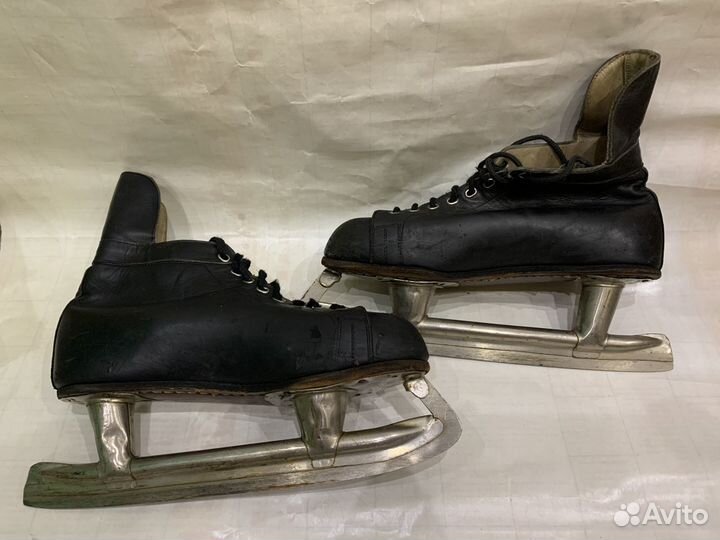 Коньки для фигурного катания и коньки канадки