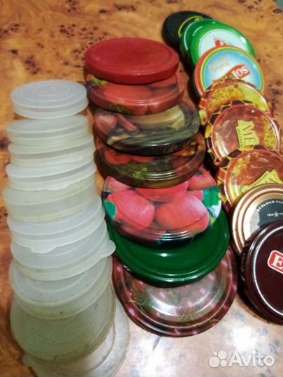 Крышки пластмасс, жестяные