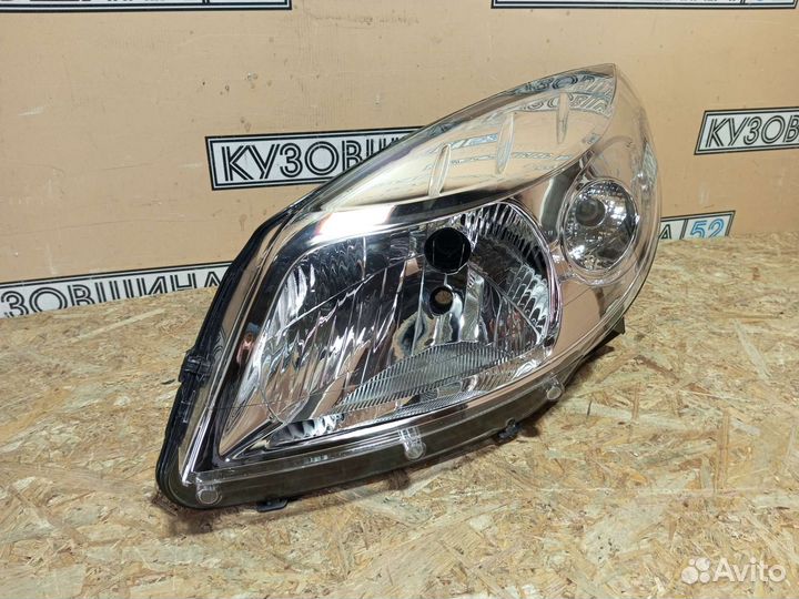 Фара левая Renault Sandero (09-14г) хром