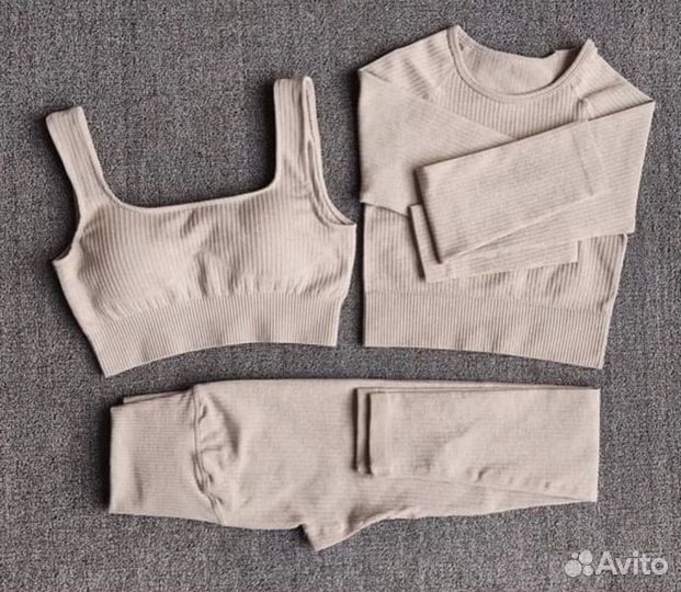 Костюм для спорта