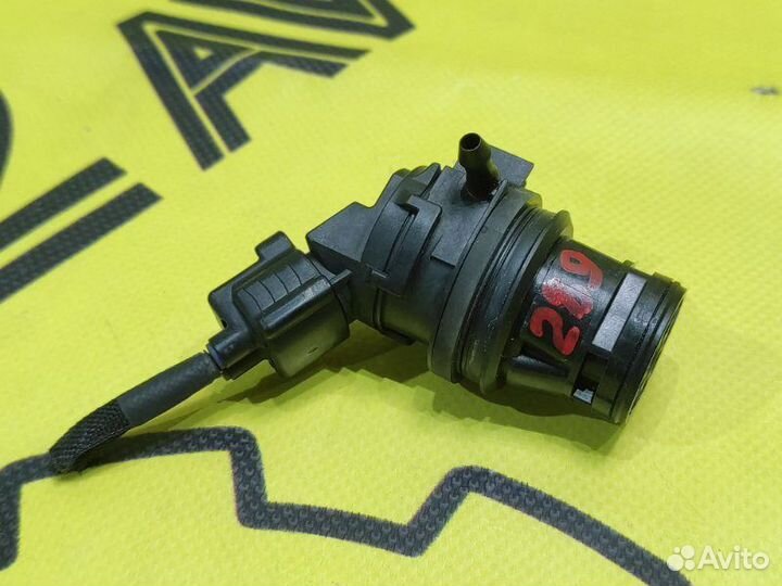 Насос омывателя Toyota Prius ZVW30 2ZR-FXE 2009