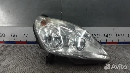Фара правая opel zafira B (OEA30MU01)