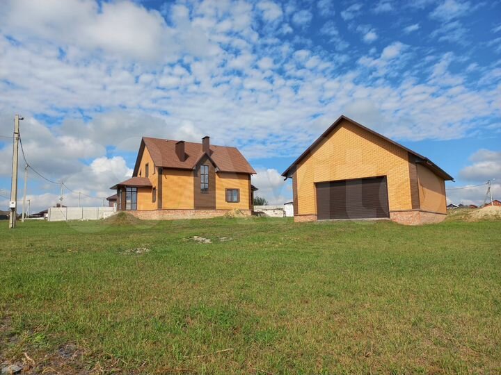 Дом 195 м² на участке 20 сот.