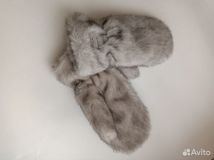 Варежки меховые светло-серые женские