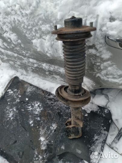 Амортизатор левый kia sportage 3