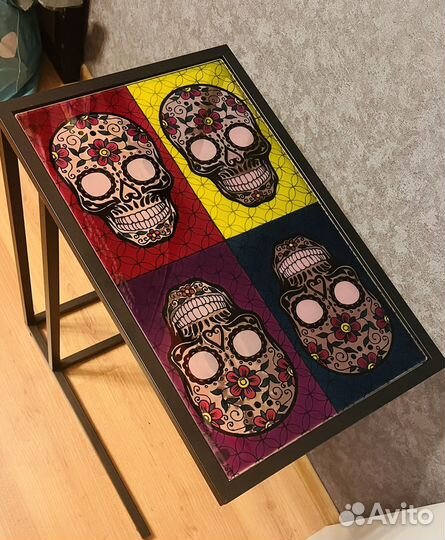 Продаю Приставной стол Multicolored Skulls