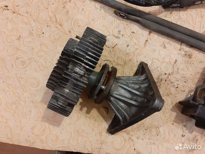 Опель Монтерей 1995г. кронштейн термомуфты