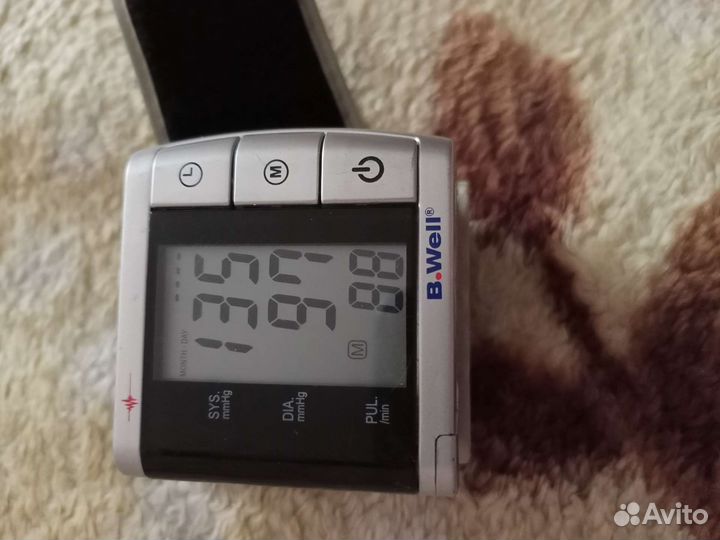 Тонометр автоматический на запястье