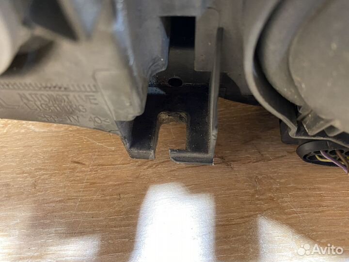 Фара передняя левая Audi A4 B7 Арт. 141153