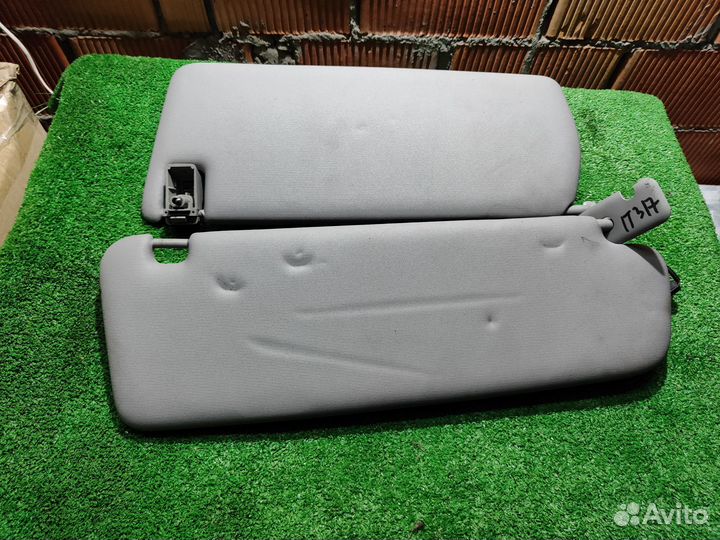 Козырек солнцезащитный левый Volkswagen Touareg 7L