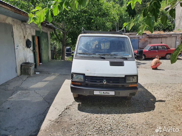 Renault Trafic цельнометаллический, 1996