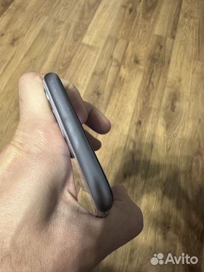Телефон iPhone 11 128