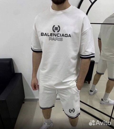 Комтюм Balenciaga