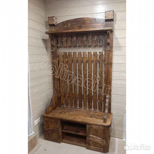 Вешалка из дерева