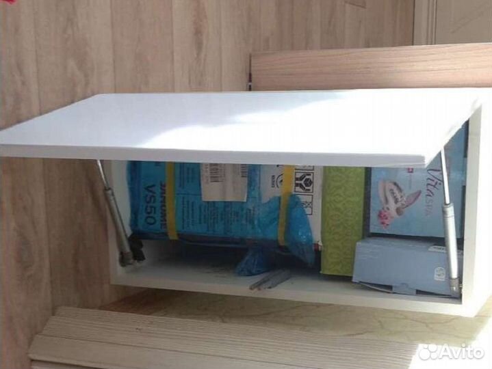 Кухонный навесной шкаф