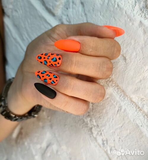 Маникюр, педикюр, наращивание ногтей