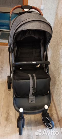 Прогулочная коляска yoya