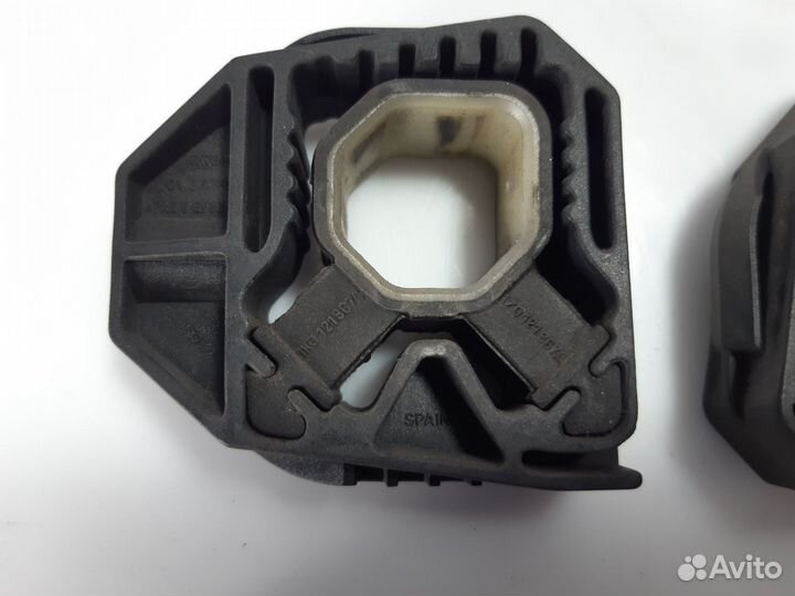 Кронштейн радиатора Volkswagen Touran 2006