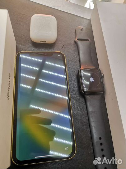 Телефон iPhone 11