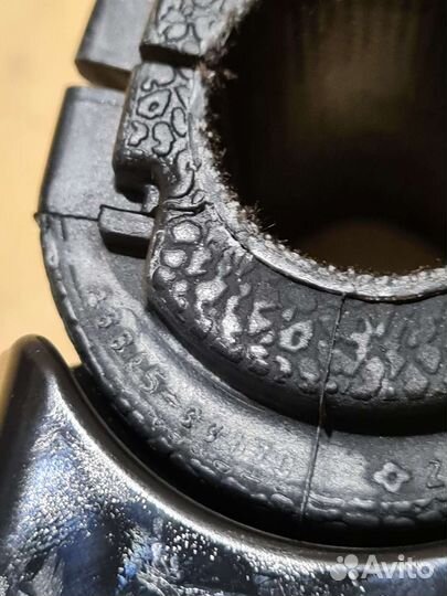 Втулка переднего стабилизатора Toyota Camry V70