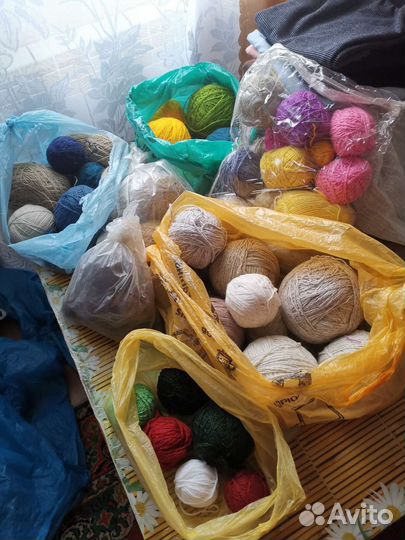Мешок ниток для вязания