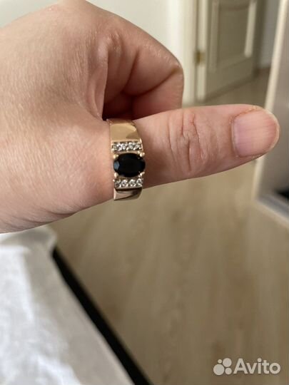 Мужская золотая печатка с бриллиантами и агатом