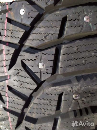 Bridgestone Blizzak Spike-02 215/60 R16