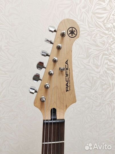 Электрогитара Yamaha pacifica 012