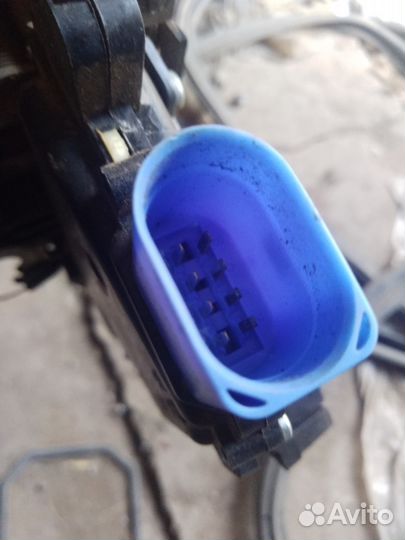 Замок двери Skoda Fabia 2 2007-2015