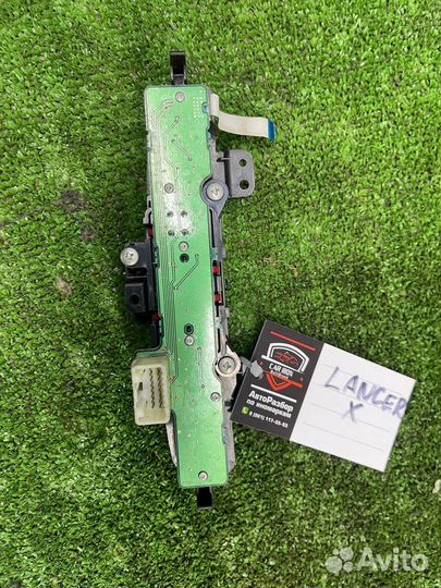 Кнопка аварийной сигнализации Lancer X 10