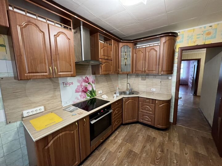 3-к. квартира, 74 м², 2/10 эт.